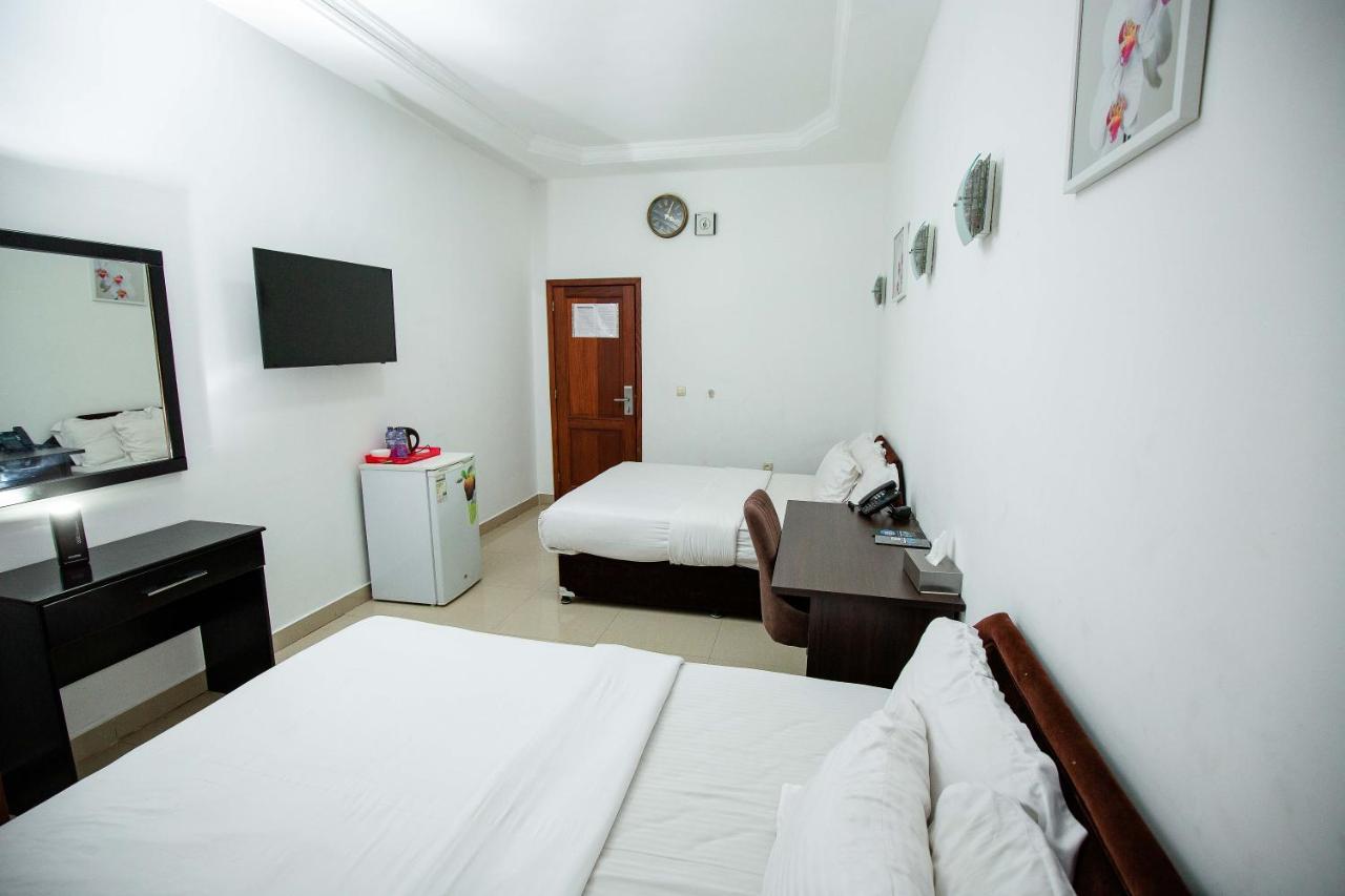 Hotel Everest Rd Congo Кіншаса Екстер'єр фото