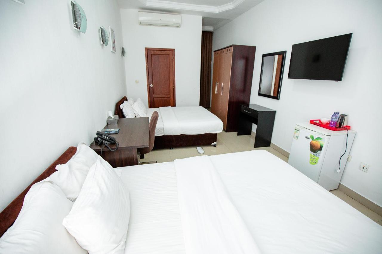 Hotel Everest Rd Congo Кіншаса Екстер'єр фото
