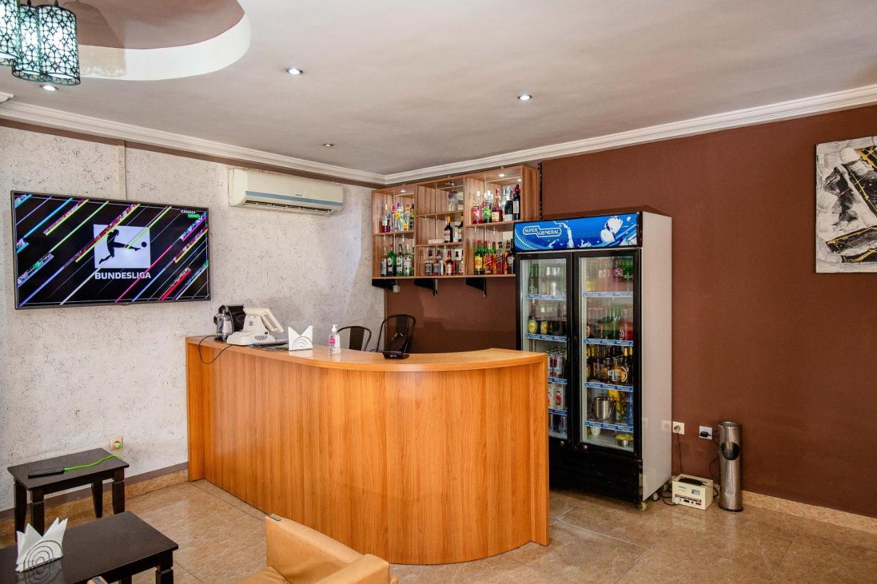 Hotel Everest Rd Congo Кіншаса Екстер'єр фото